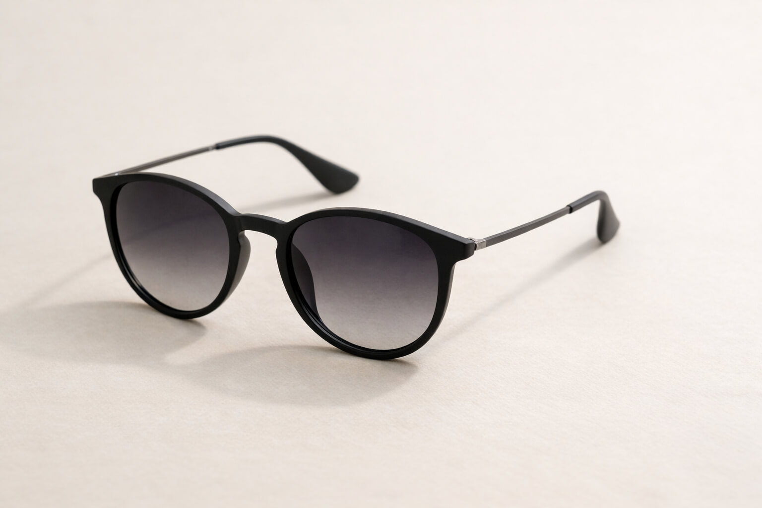 レイバン エリカ 芸能人｜着用例からわかる人気の理由