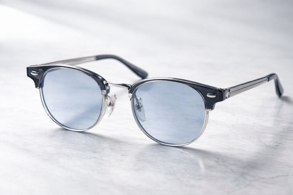 A.D.S.R SATCHMO系の近い形状の クラウンパント型で薄色レンズのサングラス